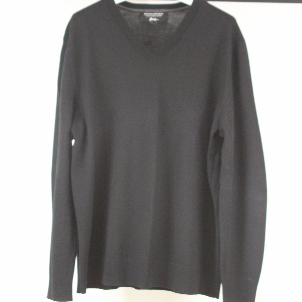 Banana Republic Italian Merino Wool V-Neck Sweater‎ – Men’s L